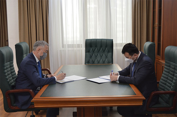 Uzbekistan and Kazakhstan sign a roadmap including 37 investment projects and trade contracts